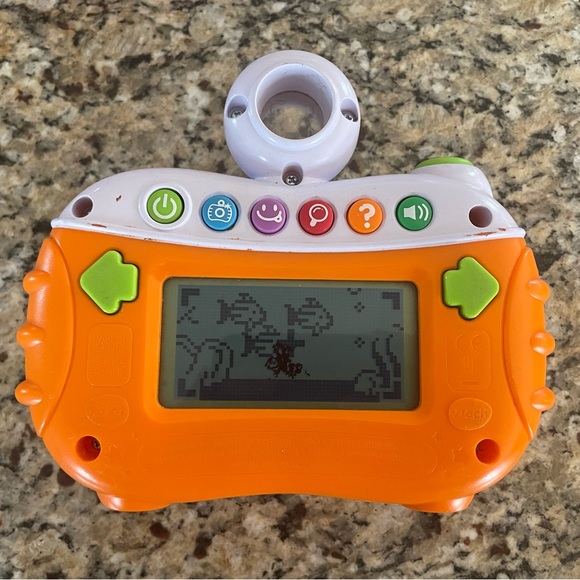 VTech Scroll and Learn Camera - Picture 2 of 4